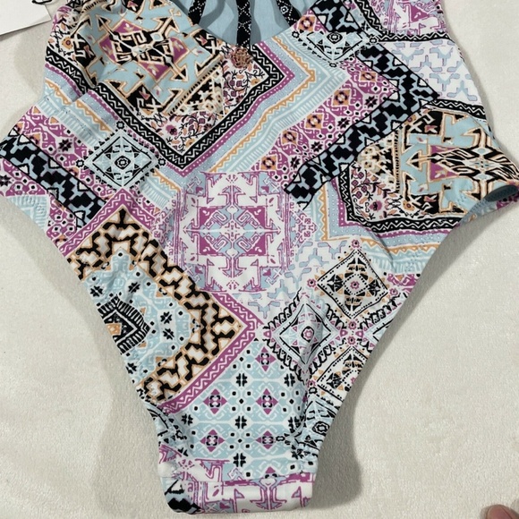 NWT Nanette Lepore [‎ 4 ] Val V-Neck One-Piece Swimsuit in Marrakesh Megerie - Picture 10 of 12